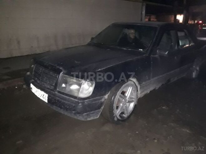 Mercedes E 260 1989, 350,000 km - 2.6 л - Bakı