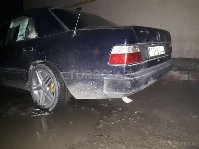 Mercedes E 260 1989, 350,000 km - 2.6 л - Bakı
