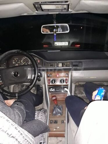 Mercedes E 260 1989, 350,000 km - 2.6 л - Bakı