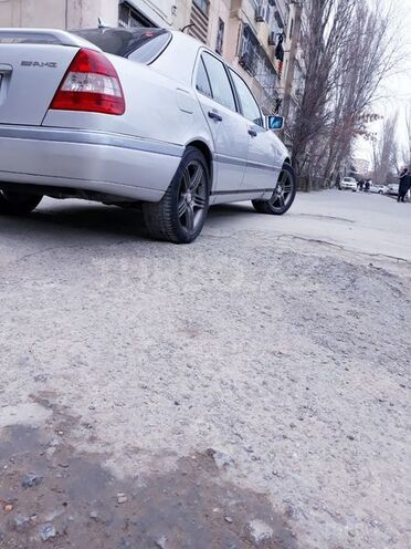 Mercedes C 220 1996, 199,000 km - 2.2 л - Sumqayıt