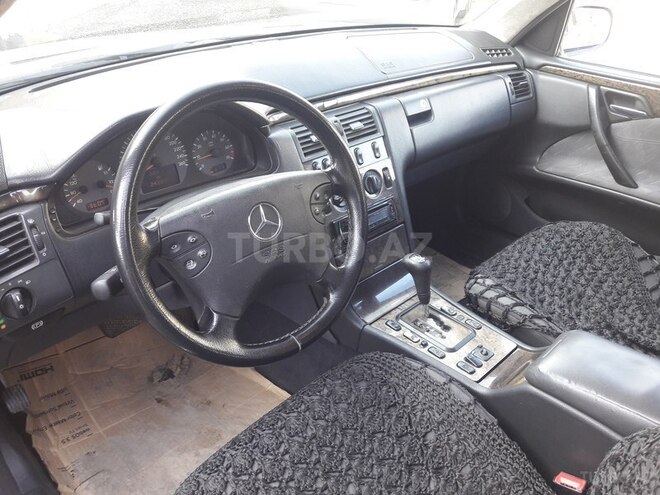 Mercedes E 200 2002, 264,000 km - 2.0 l - Saatlı