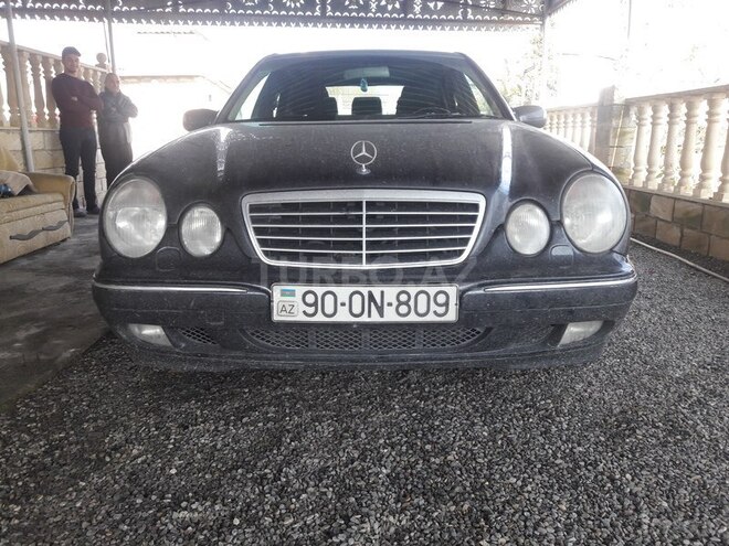 Mercedes E 200 2002, 264,000 km - 2.0 l - Saatlı