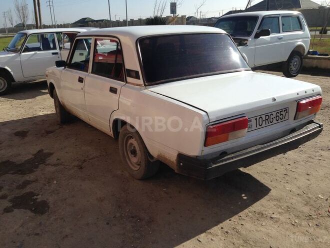 LADA (VAZ) 2107 2006, 300,000 km - 1.6 l - Neftçala