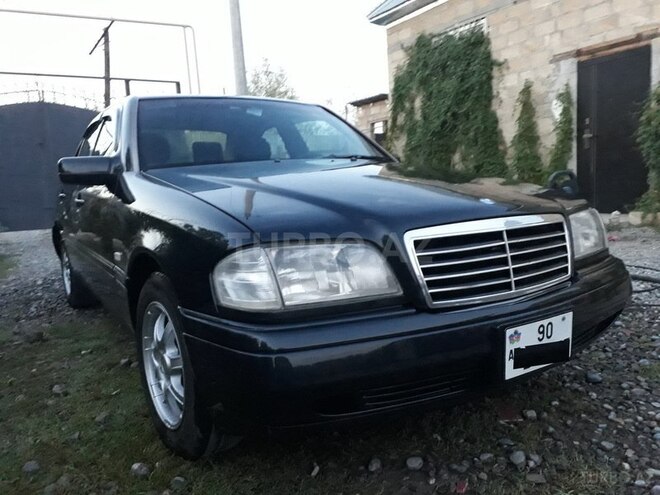 Mercedes C 200 1996, 250,000 km - 2.0 l - Ucar