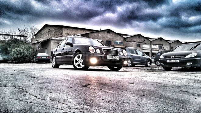 Mercedes E 240 2000, 183,000 km - 2.4 l - Bakı