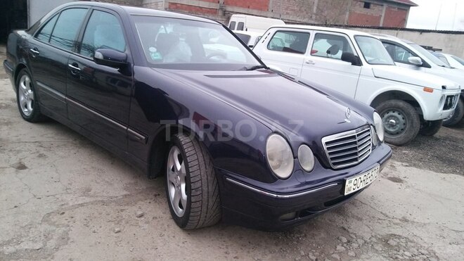 Mercedes E 240 2000, 183,000 km - 2.4 l - Bakı