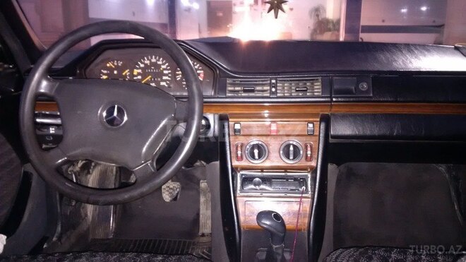 Mercedes E 200 1990, 285,362 km - 2.0 l - Sumqayıt