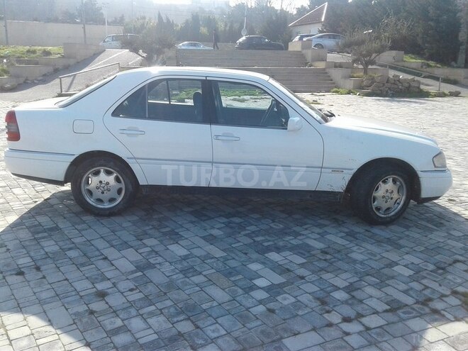 Mercedes C 220 1995, 320,000 km - 2.2 l - Bakı