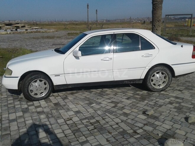 Mercedes C 220 1995, 320,000 km - 2.2 l - Bakı