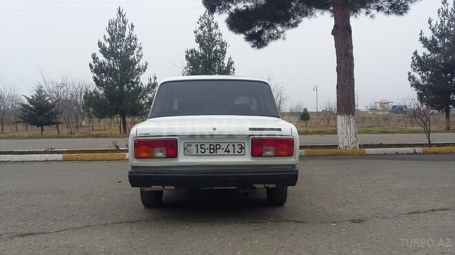 LADA (VAZ) 2105 1988, 150,000 km - 1.5 l - Salyan