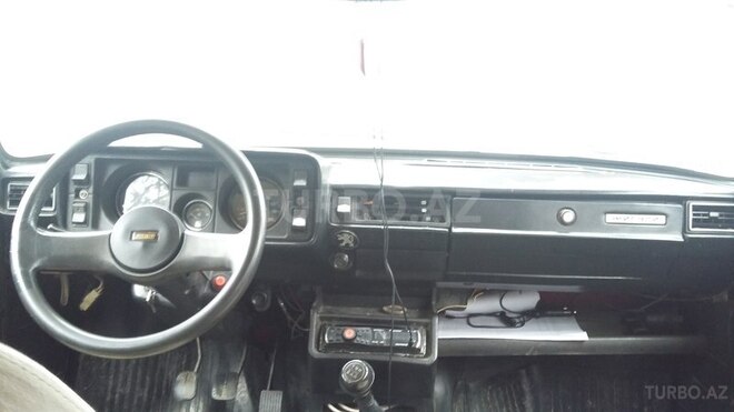 LADA (VAZ) 2105 1988, 150,000 km - 1.5 l - Salyan
