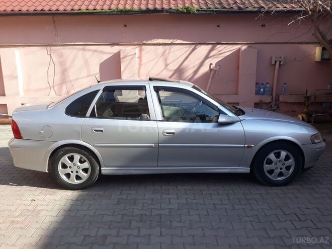Opel Vectra 2001, 300,000 km - 1.8 l - Bakı
