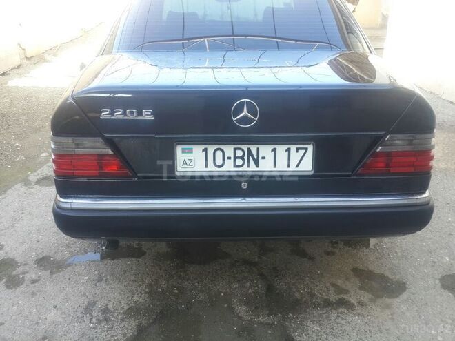 Mercedes E 220 1993, 330,000 km - 2.2 l - Şirvan