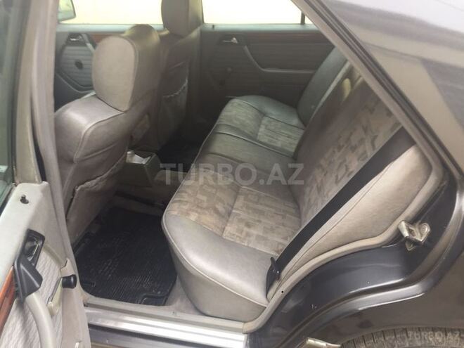 Mercedes E 220 1993, 330,000 km - 2.2 l - Şirvan
