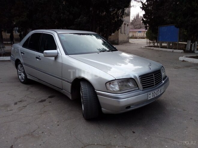 Mercedes C 220 1995, 397,000 km - 2.2 l - Sumqayıt