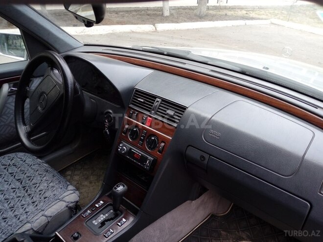 Mercedes C 220 1995, 397,000 km - 2.2 l - Sumqayıt