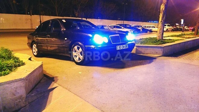 Mercedes E 230 1997, 333,000 km - 2.3 l - Bakı