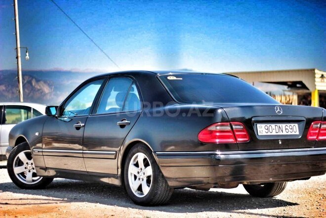 Mercedes E 230 1997, 333,000 km - 2.3 l - Bakı