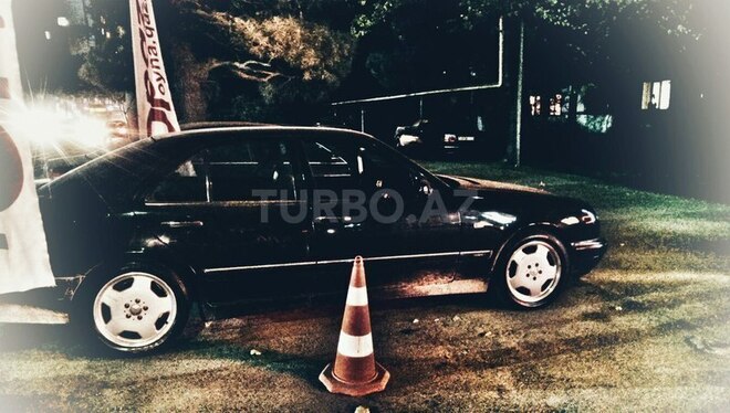Mercedes E 230 1997, 333,000 km - 2.3 l - Bakı