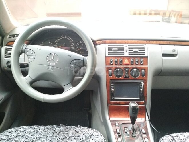 Mercedes E 240 2000, 273,394 km - 2.6 л - Xırdalan