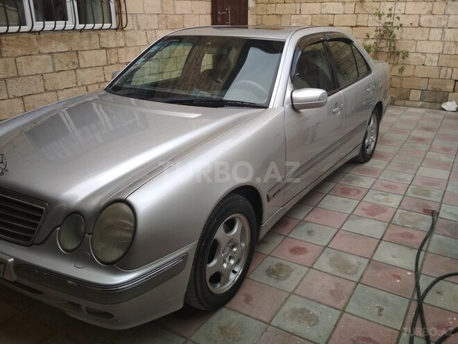 Mercedes E 240 2000, 273,394 km - 2.6 л - Xırdalan