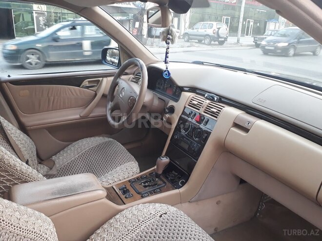 Mercedes E 240 1999, 186,500 km - 2.6 л - Sumqayıt
