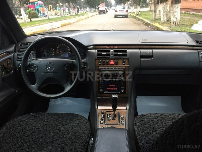 Mercedes E 240 2000, 258,000 km - 2.6 л - Lənkəran