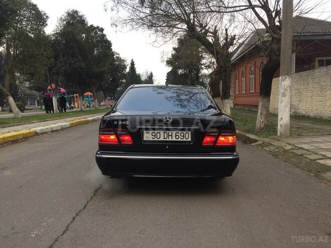 Mercedes E 240 2000, 258,000 km - 2.6 л - Lənkəran