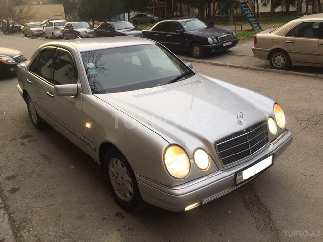Mercedes E 240 1999, 280,000 km - 2.4 l - Bakı