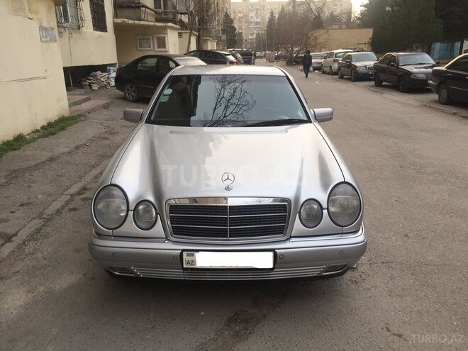 Mercedes E 240 1999, 280,000 km - 2.4 l - Bakı