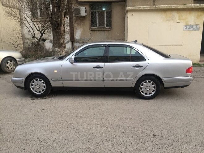 Mercedes E 240 1999, 280,000 km - 2.4 l - Bakı