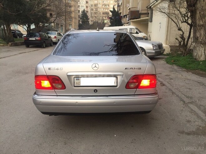 Mercedes E 240 1999, 280,000 km - 2.4 l - Bakı