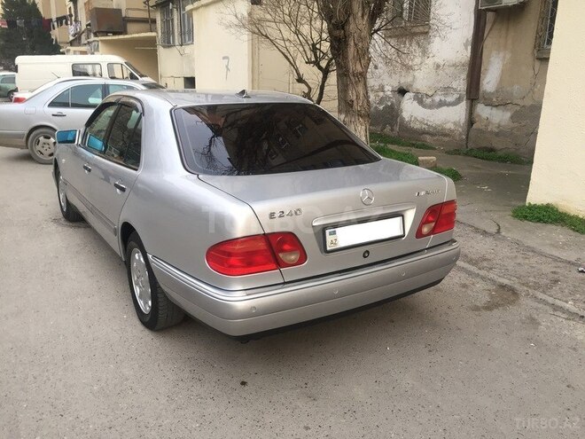 Mercedes E 240 1999, 280,000 km - 2.4 l - Bakı