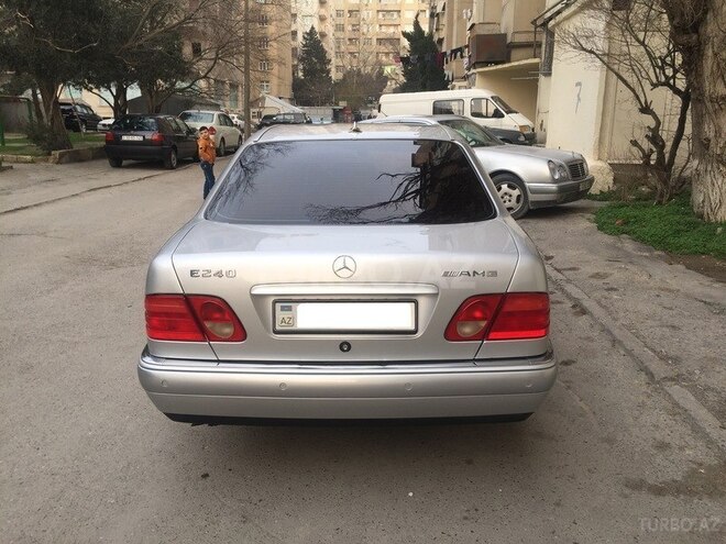 Mercedes E 240 1999, 280,000 km - 2.4 l - Bakı