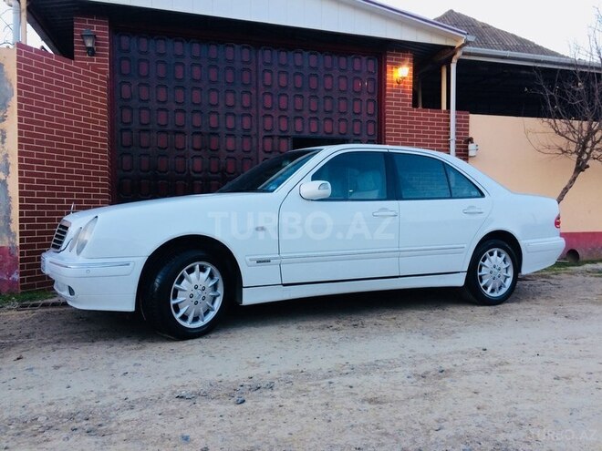 Mercedes E 240 1998, 209,234 km - 2.6 l - Biləsuvar