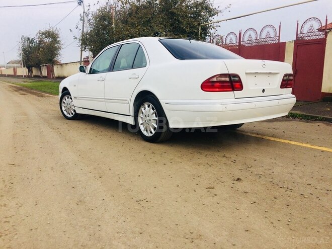 Mercedes E 240 1998, 209,234 km - 2.6 l - Biləsuvar