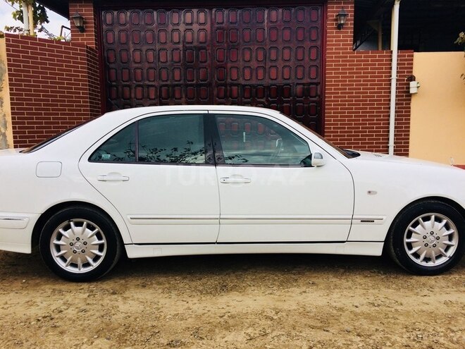 Mercedes E 240 1998, 209,234 km - 2.6 l - Biləsuvar