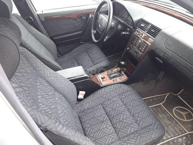 Mercedes C 220 1994, 245,000 km - 2.2 l - Samux