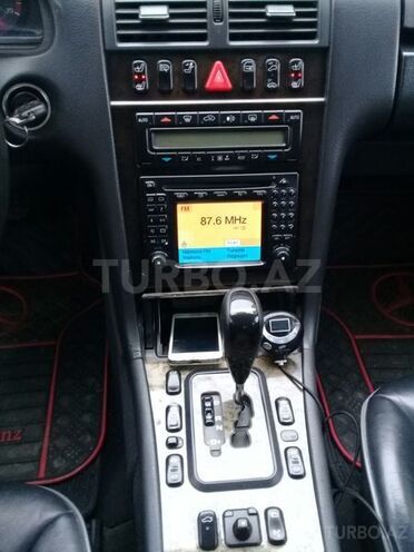 Mercedes E 240 2001, 293,748 km - 2.6 l - İsmayıllı