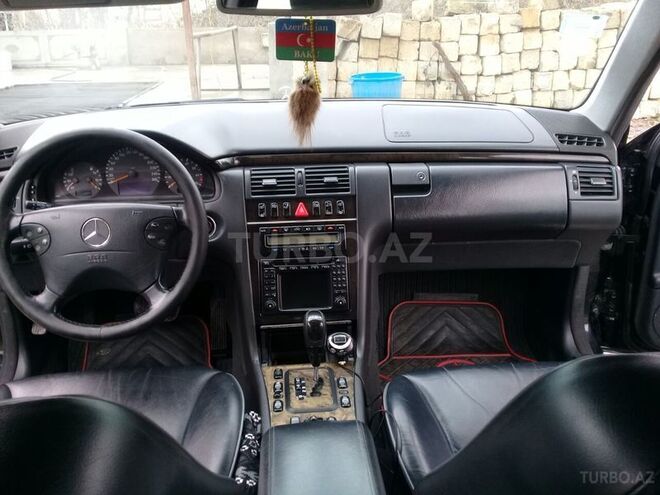 Mercedes E 240 2001, 293,748 km - 2.6 l - İsmayıllı