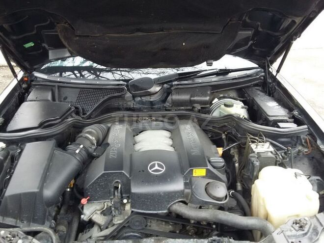 Mercedes E 240 2001, 293,748 km - 2.6 l - İsmayıllı