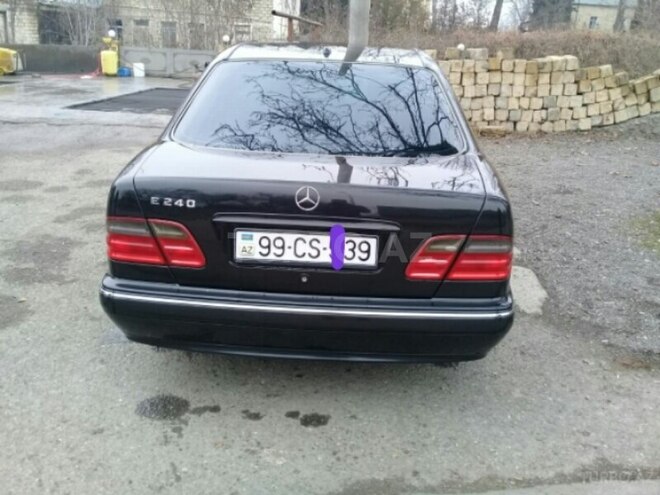 Mercedes E 240 2001, 293,748 km - 2.6 l - İsmayıllı