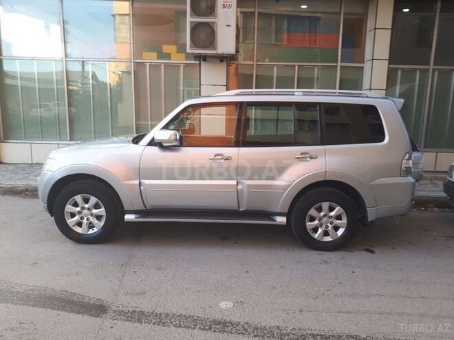 Mitsubishi Pajero 2011, 96,800 km - 3.5 л - Bakı