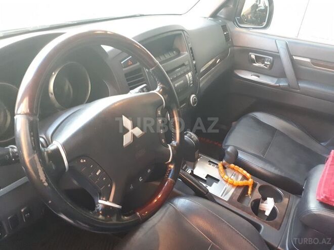 Mitsubishi Pajero 2011, 96,800 km - 3.5 л - Bakı