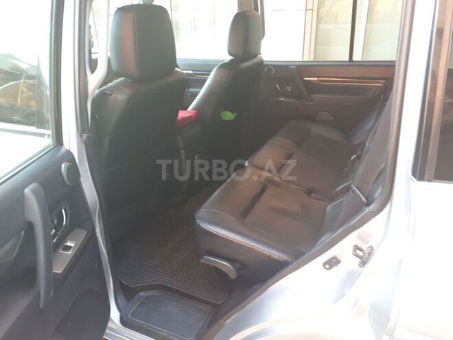 Mitsubishi Pajero 2011, 96,800 km - 3.5 л - Bakı