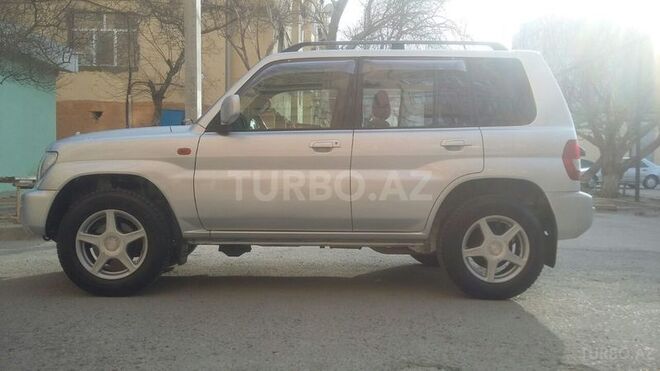 Mitsubishi Pajero io 2001, 137,871 km - 2.0 л - Sumqayıt