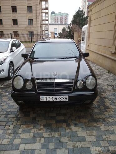 Mercedes E 220 1995, 362,000 km - 2.2 л - Bakı