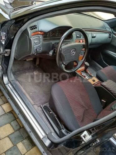 Mercedes E 220 1995, 362,000 km - 2.2 л - Bakı