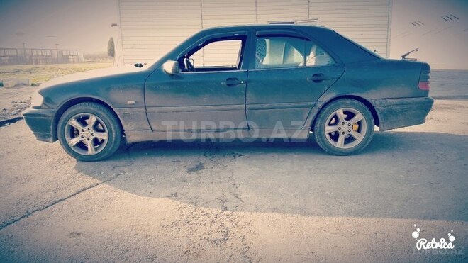 Mercedes C 180 2000, 266,000 km - 1.8 l - Yevlax