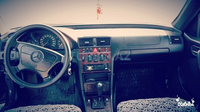 Mercedes C 180 2000, 266,000 km - 1.8 l - Yevlax